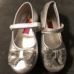 Silver toddler dress shoes with bow